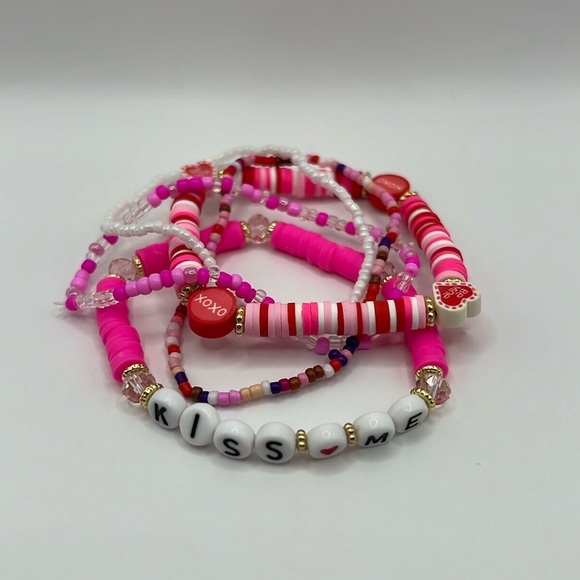 5PC Kiss Me Pink Valentine Bracelet Stack - Picture 1 of 4